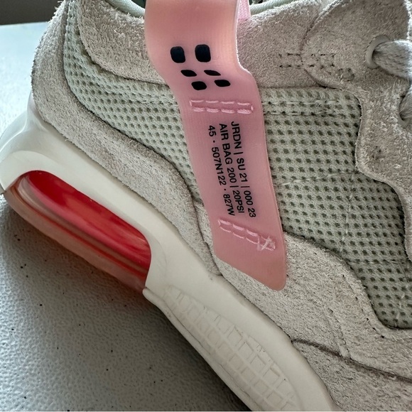 Jordan ma2 bone suede woman’s sneakers - Picture 3 of 14